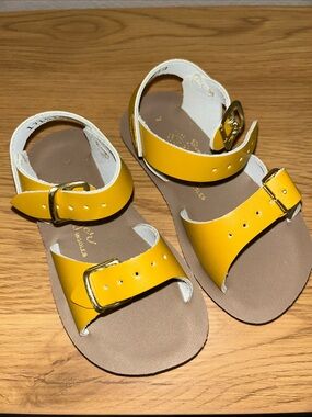 San-Sun Surfer Toddler Yellow Buckle Sandals - Adjustable Straps